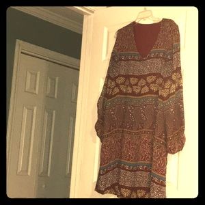 XL (16) SPLIT SLEEVE dress. Never worn